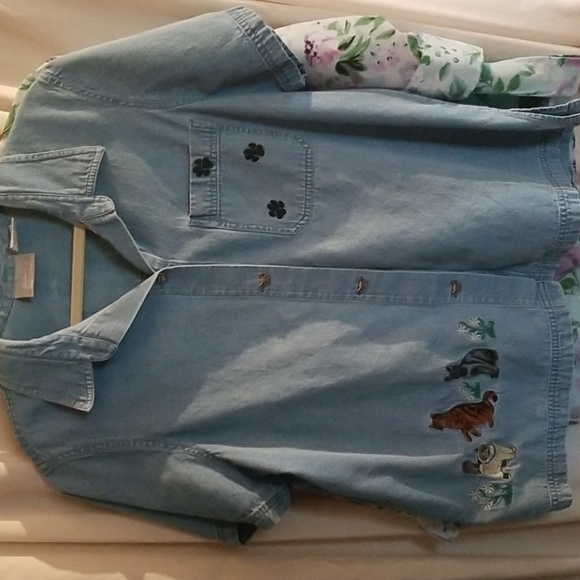 3 XL WOMENS TOPS/ PULLOVER/KITTY BLUEJEAN BLOUSE / PRETTY FLOWERED BLOUSE - Picture 4 of 10